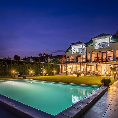 Guest House Panorama Aqualux With Free Parking Новий Сад Екстер'єр фото