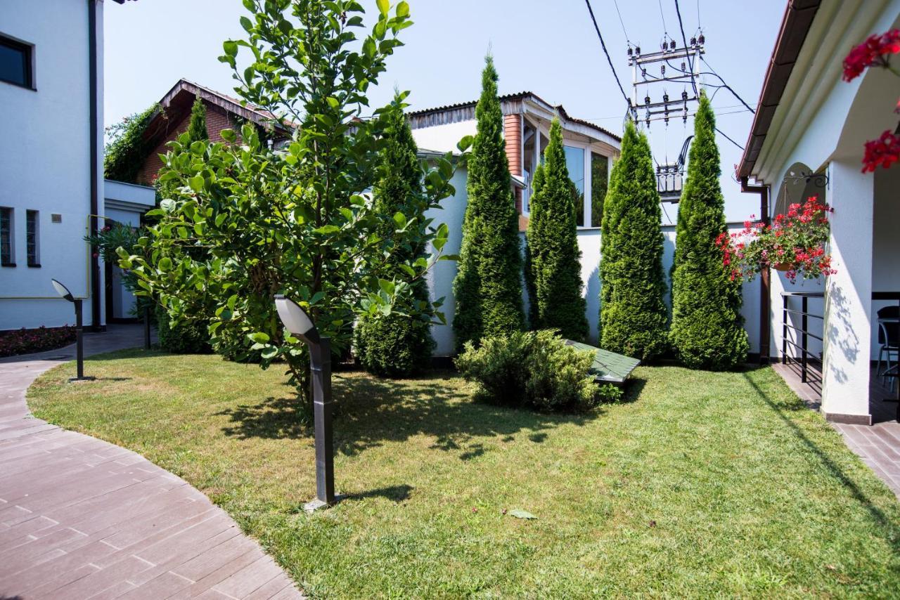 Guest House Panorama Aqualux With Free Parking Новий Сад Екстер'єр фото