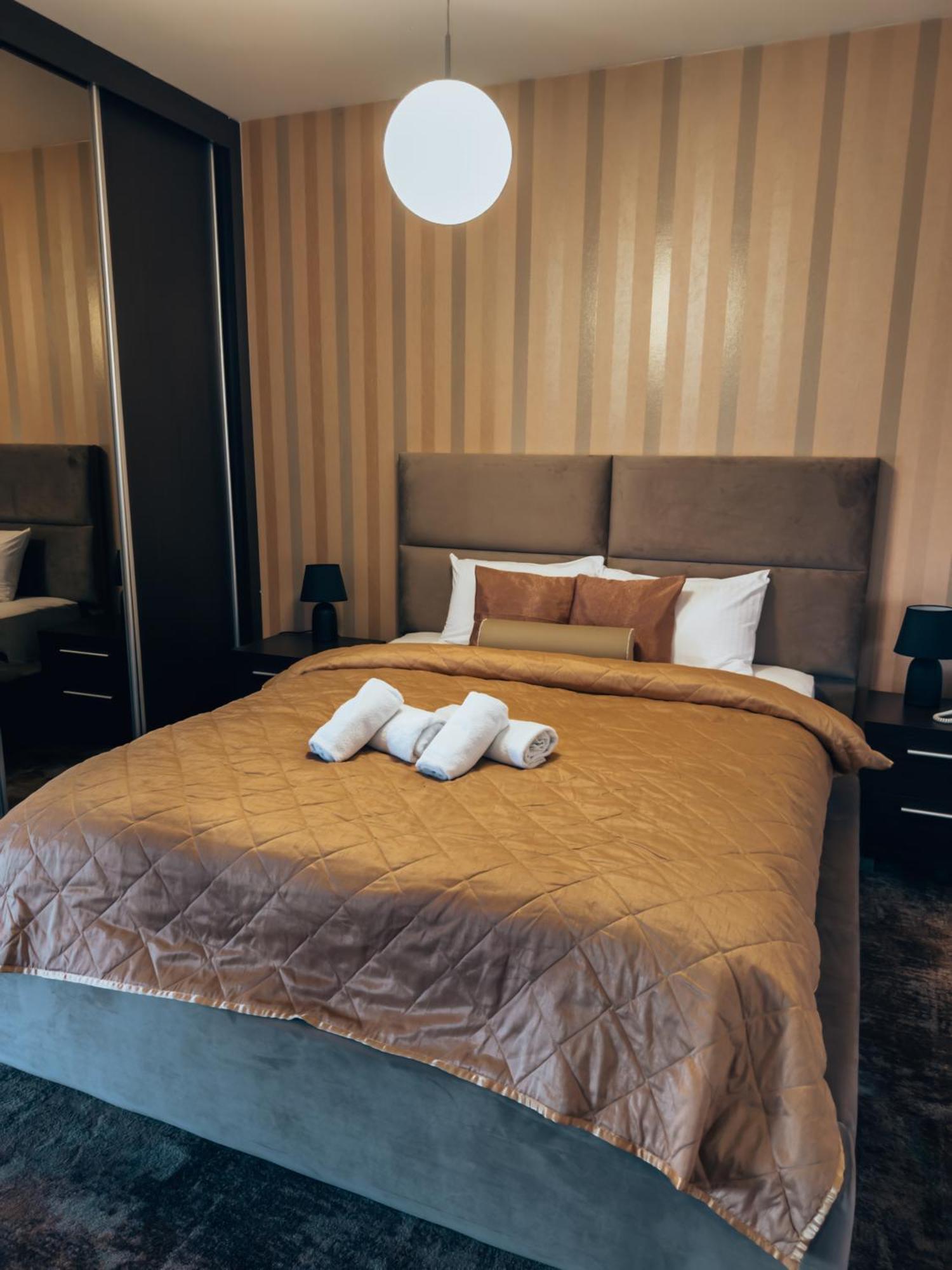 Guest House Panorama Aqualux With Free Parking Новий Сад Екстер'єр фото