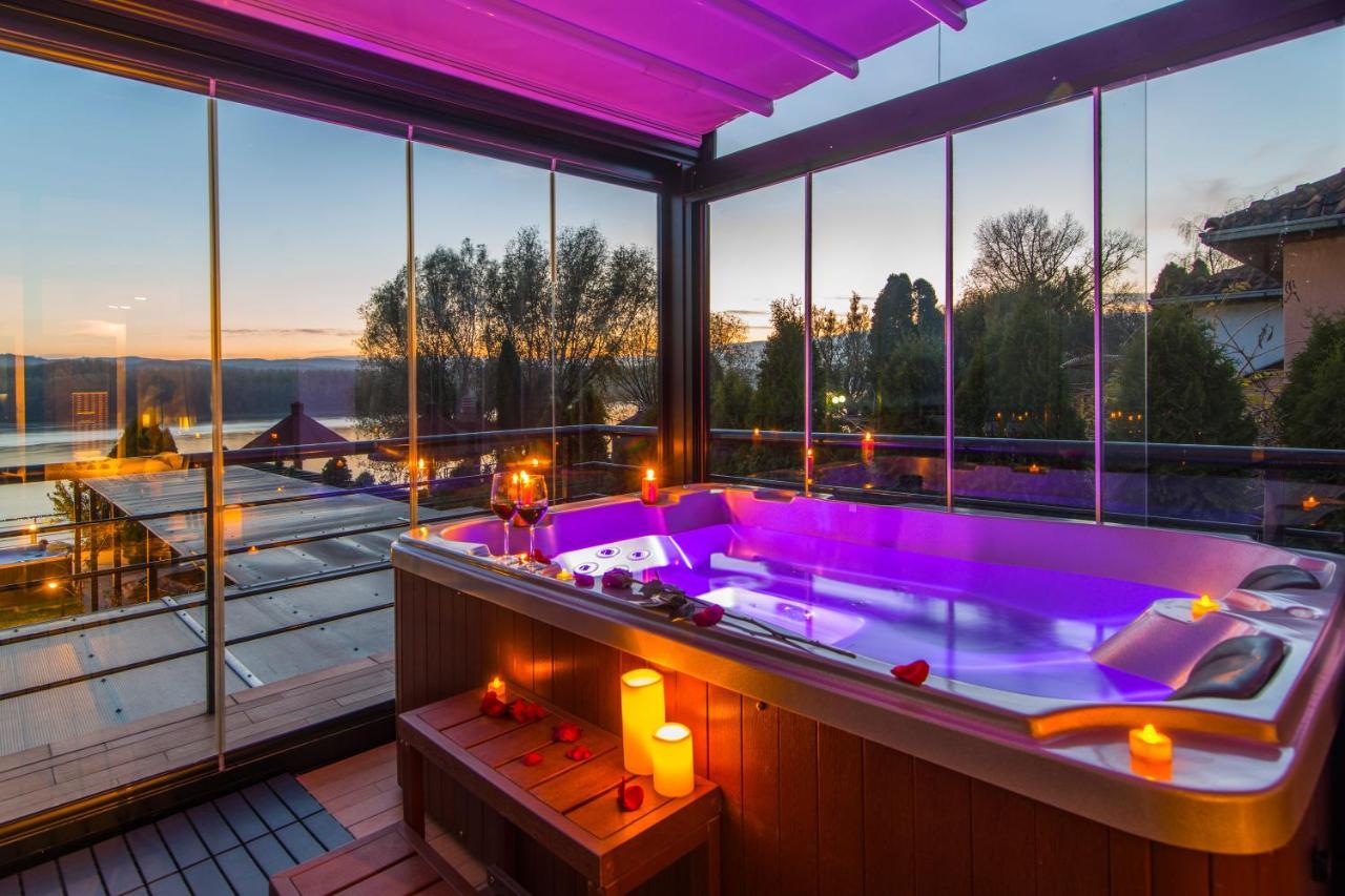 Guest House Panorama Aqualux With Free Parking Новий Сад Екстер'єр фото