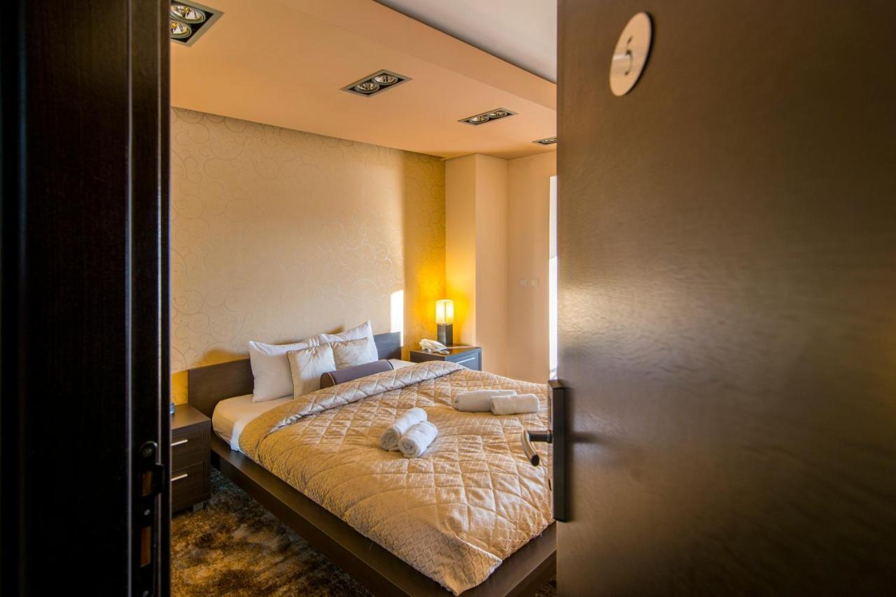 Guest House Panorama Aqualux With Free Parking Новий Сад Екстер'єр фото